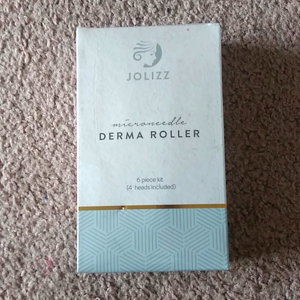 Microneedle derma roller